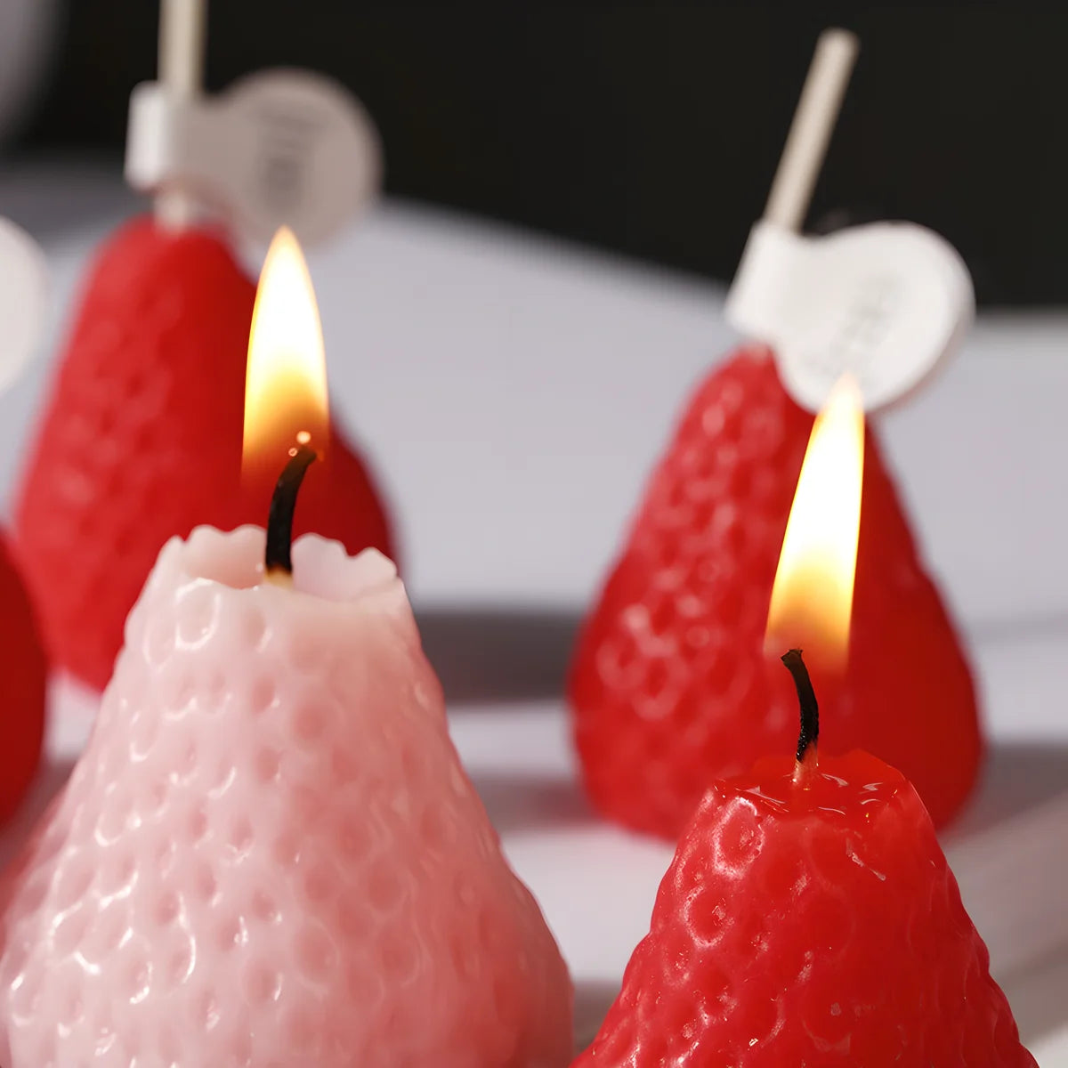 4pcs Strawberry - Shaped Miniature Scented Candles – Realistic Fruit-Scented Aromatherapy Candles Perfect for Trendy Photo Props